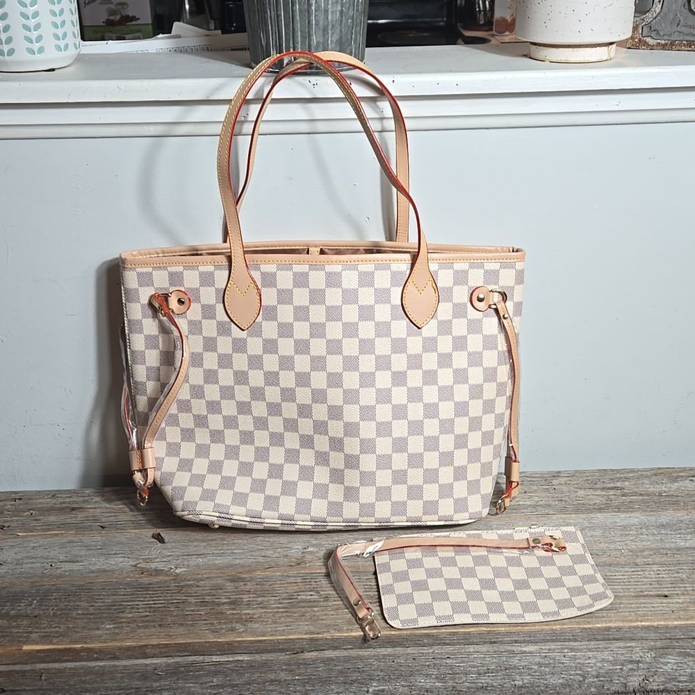 Checkered Tote Bag with Pouch